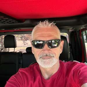 Meet your Posher, Tom